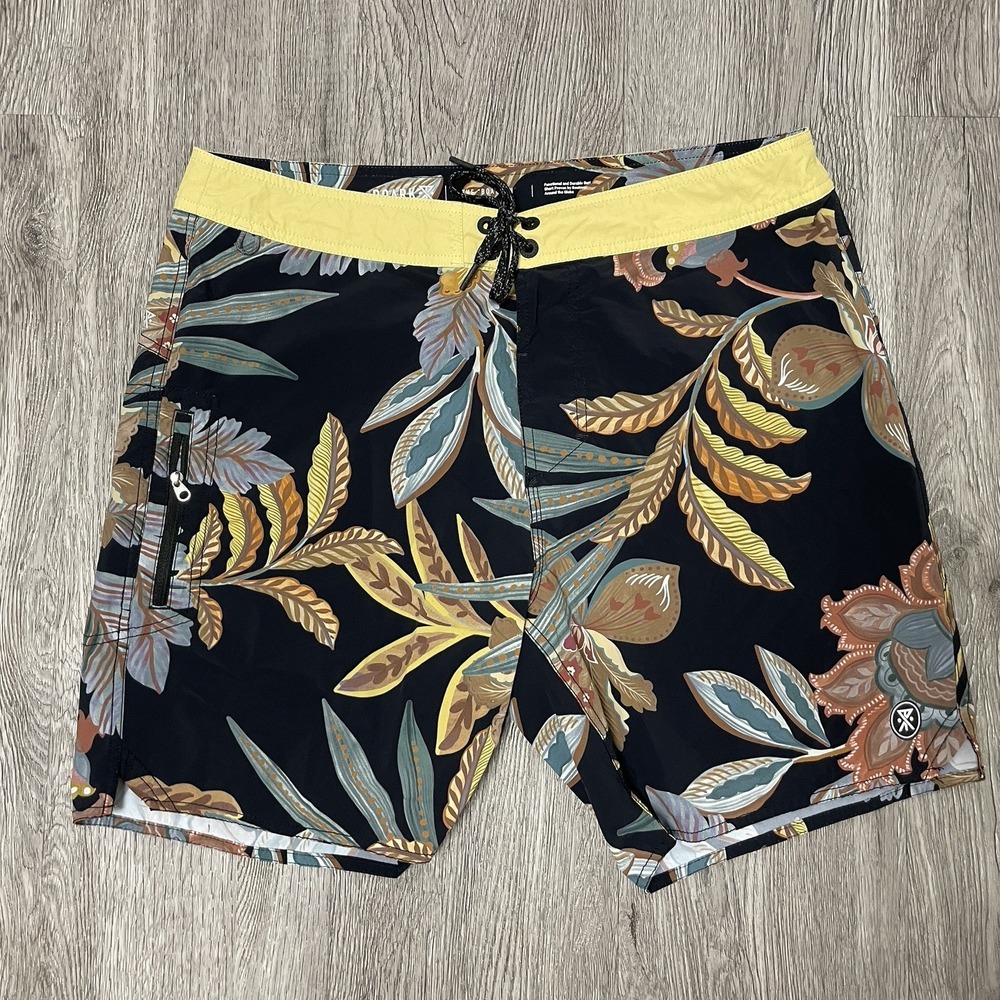 Roark Shorts Men's 30 Black Boatman 2.0 Boardshort Cordura 7" Inseam RB427